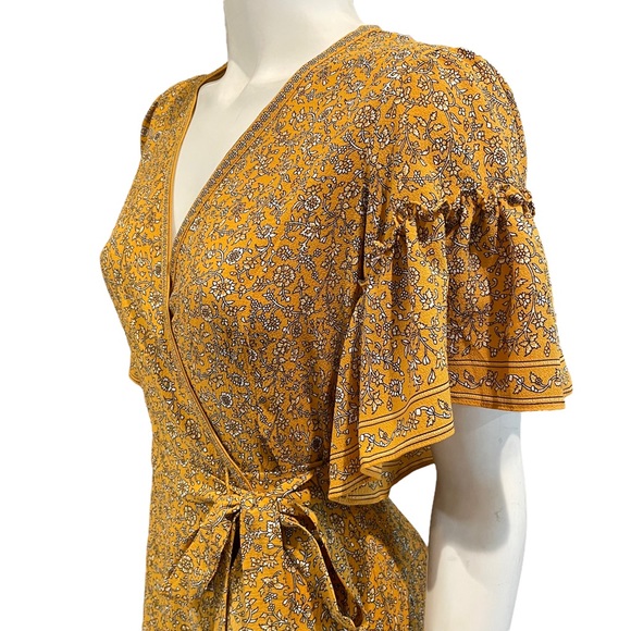 Max Studio Ruffled Floral Wrap Dress - Picture 4 of 10